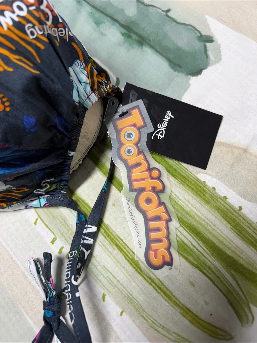 Tooniforms NWT Disney Aristocats Black Scrub Cap with Rainbow Print one size